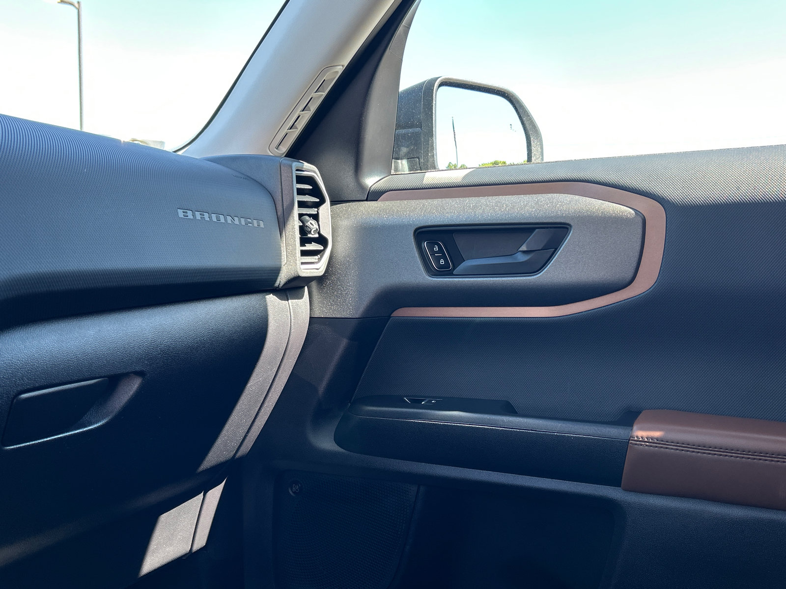 Certified 2025 Ford Bronco Sport Outer Banks w/ Outer Banks Tech Package+ AWD/4WD image 19