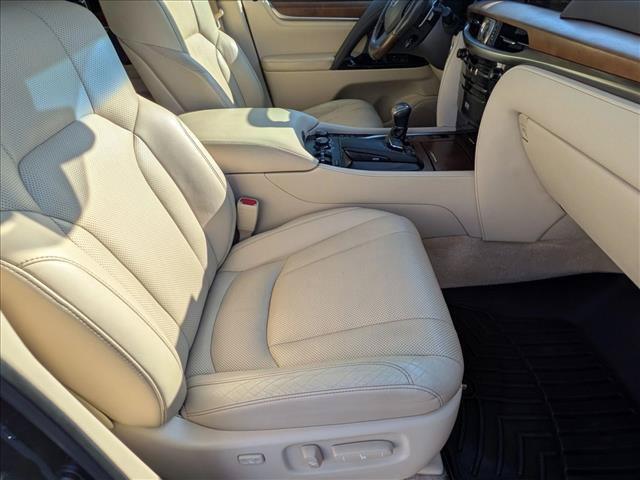 Used 2017 Lexus LX 570 4WD w/ Luxury Package image 20