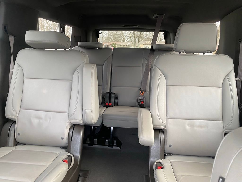 Used 2023 Chevrolet Suburban Z71 image 26