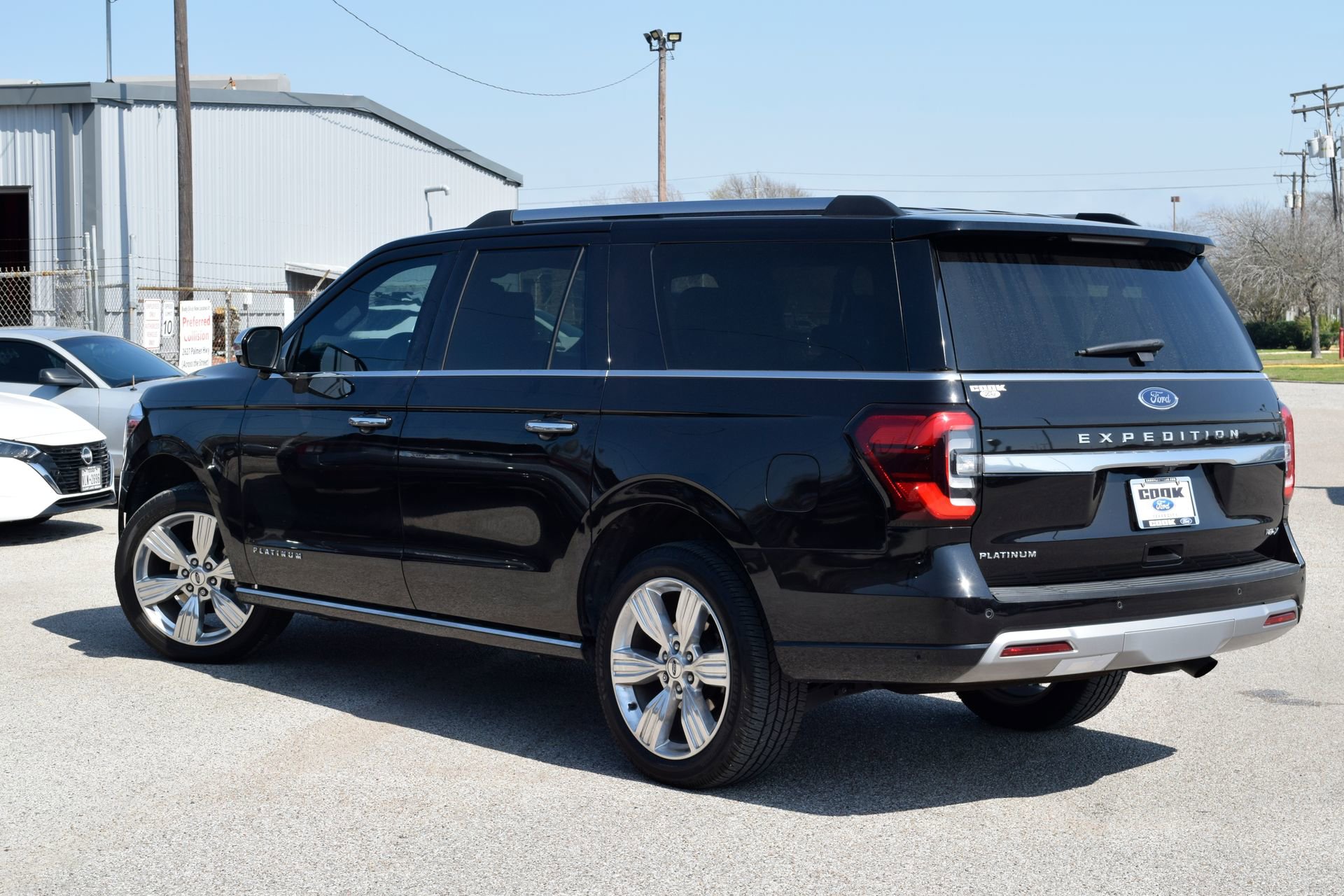 Certified 2024 Ford Expedition Max Platinum image 4