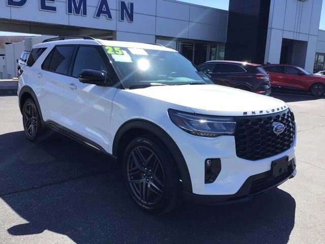 Certified 2025 Ford Explorer ST image 6