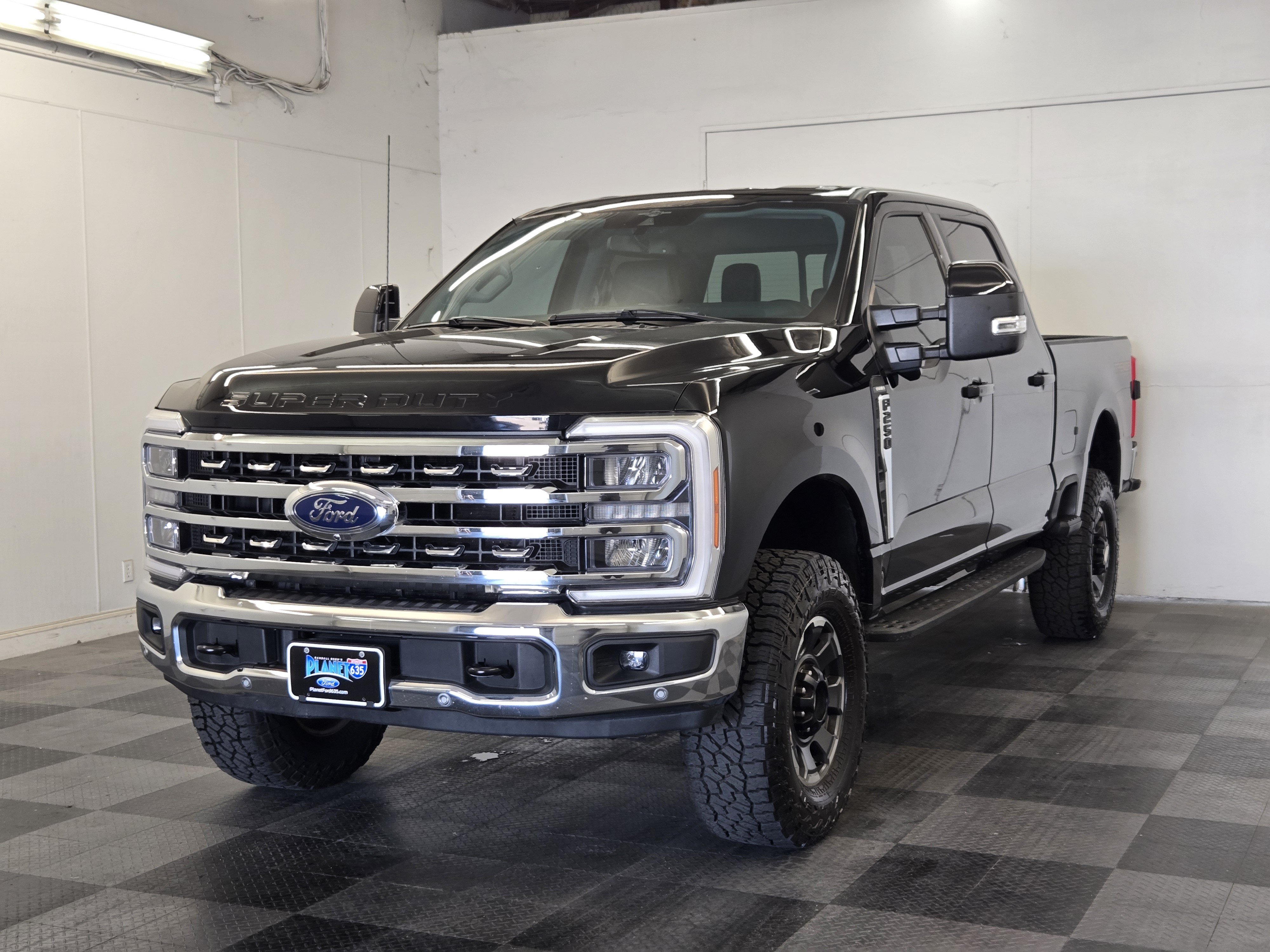 Certified 2023 Ford F250 Lariat w/ Lariat Ultimate Package AWD/4WD image 4