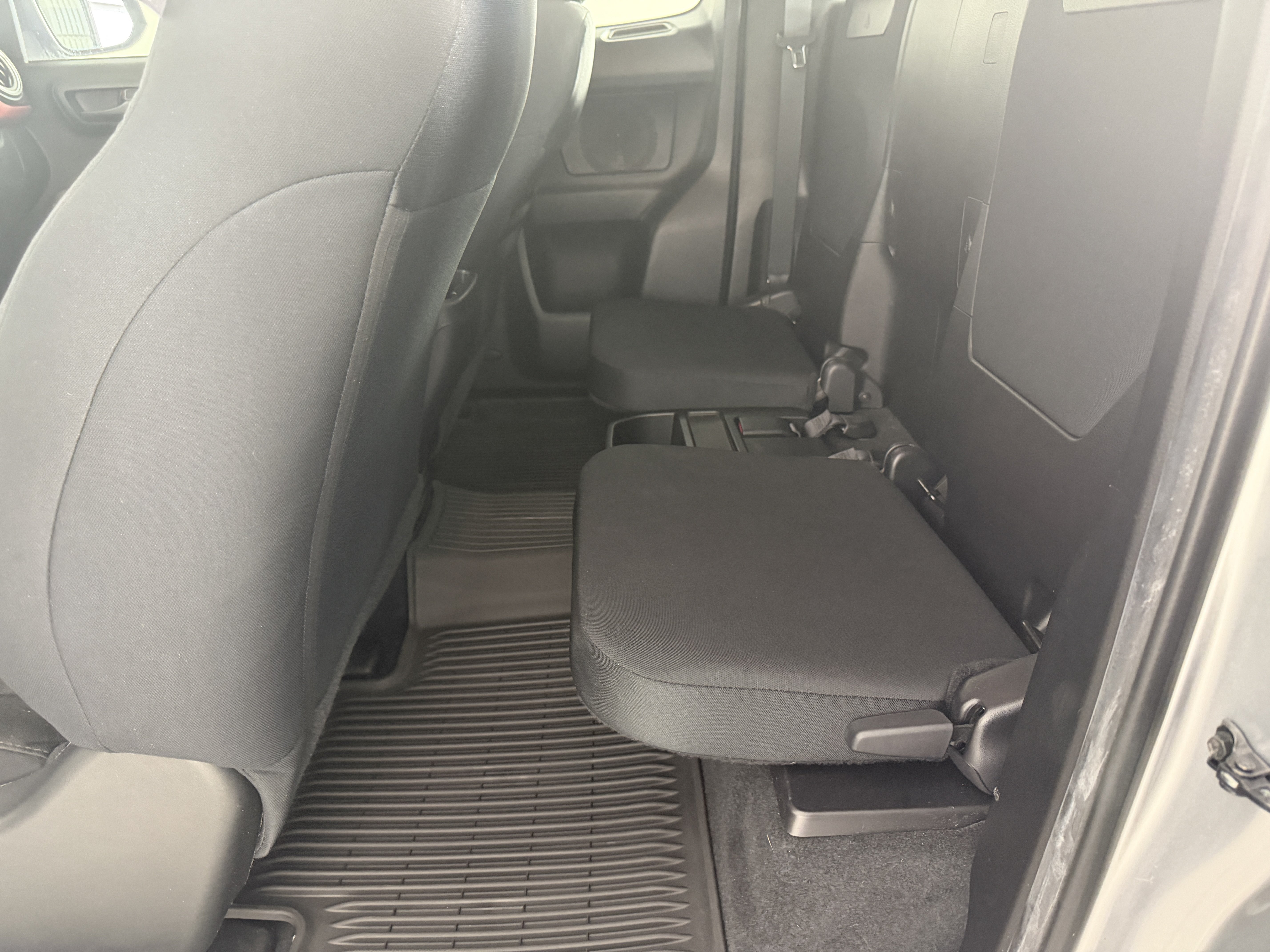Used 2022 Toyota Tacoma SR5 w/ Technology Package RWD image 18