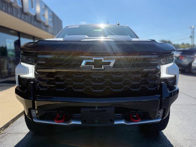 Used 2022 Chevrolet Silverado 1500 ZR2 w/ Technology Package AWD/4WD image 2
