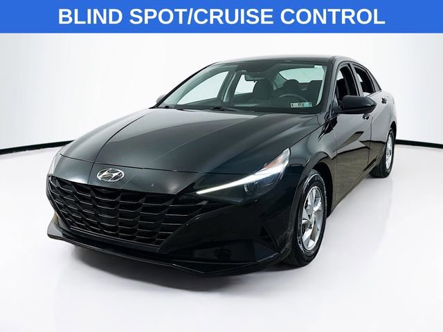 Used 2022 Hyundai Elantra SE image 1