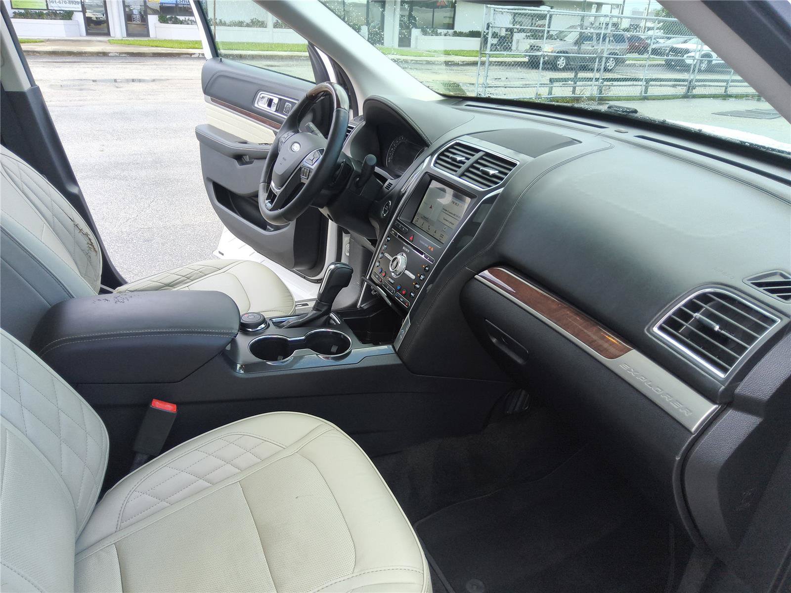 Certified 2017 Ford Explorer Platinum AWD/4WD image 29