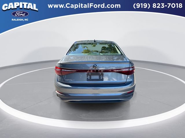 Used 2025 Volkswagen Jetta SE FWD image 7