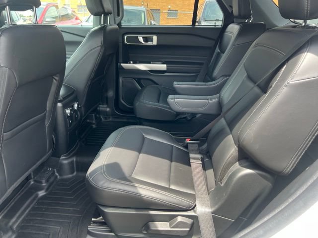 Certified 2023 Ford Explorer XLT w/ Equipment Group 202A AWD/4WD image 19
