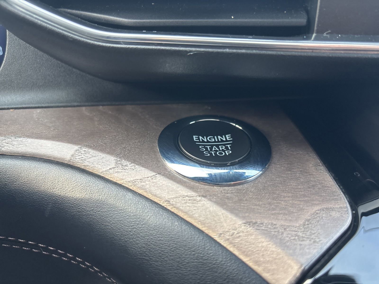 Certified 2022 Ford Explorer Platinum w/ Equipment Group 601A image 16