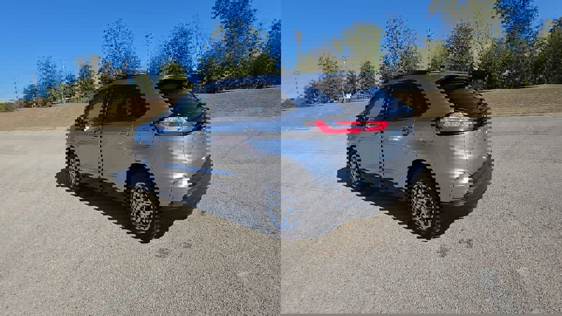 Certified 2022 Ford Edge SE image 7