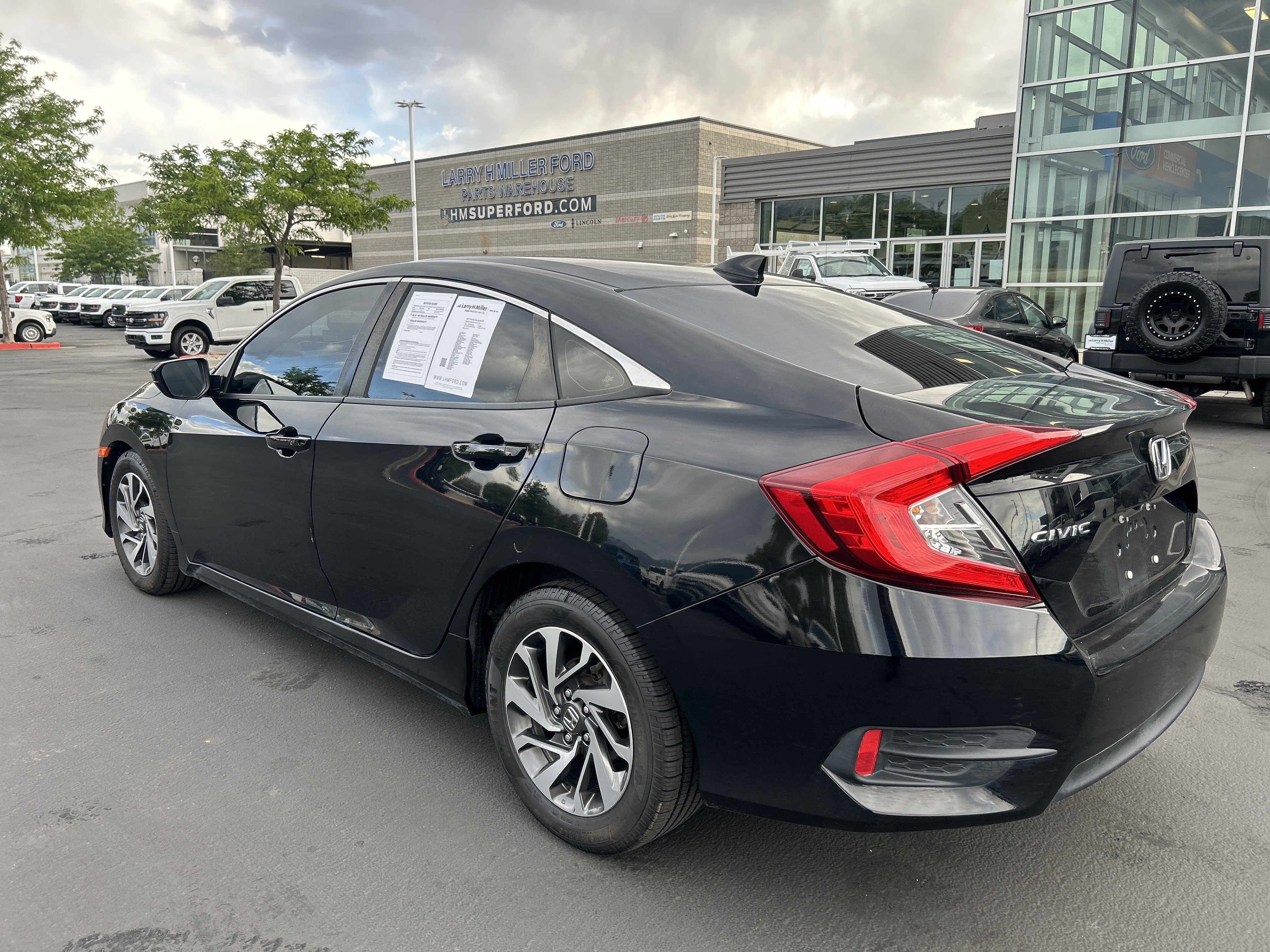 Used 2017 Honda Civic EX image 3