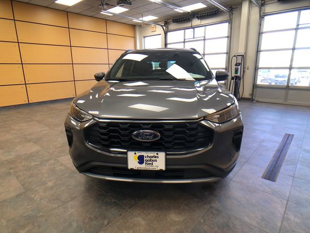 Certified 2025 Ford Escape ST-Line AWD/4WD image 2