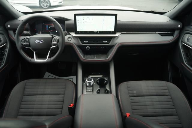 Certified 2025 Ford Explorer ST-Line w/ Premium Package RWD image 22