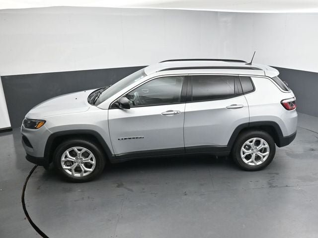 Used 2024 Jeep Compass Latitude AWD/4WD image 22