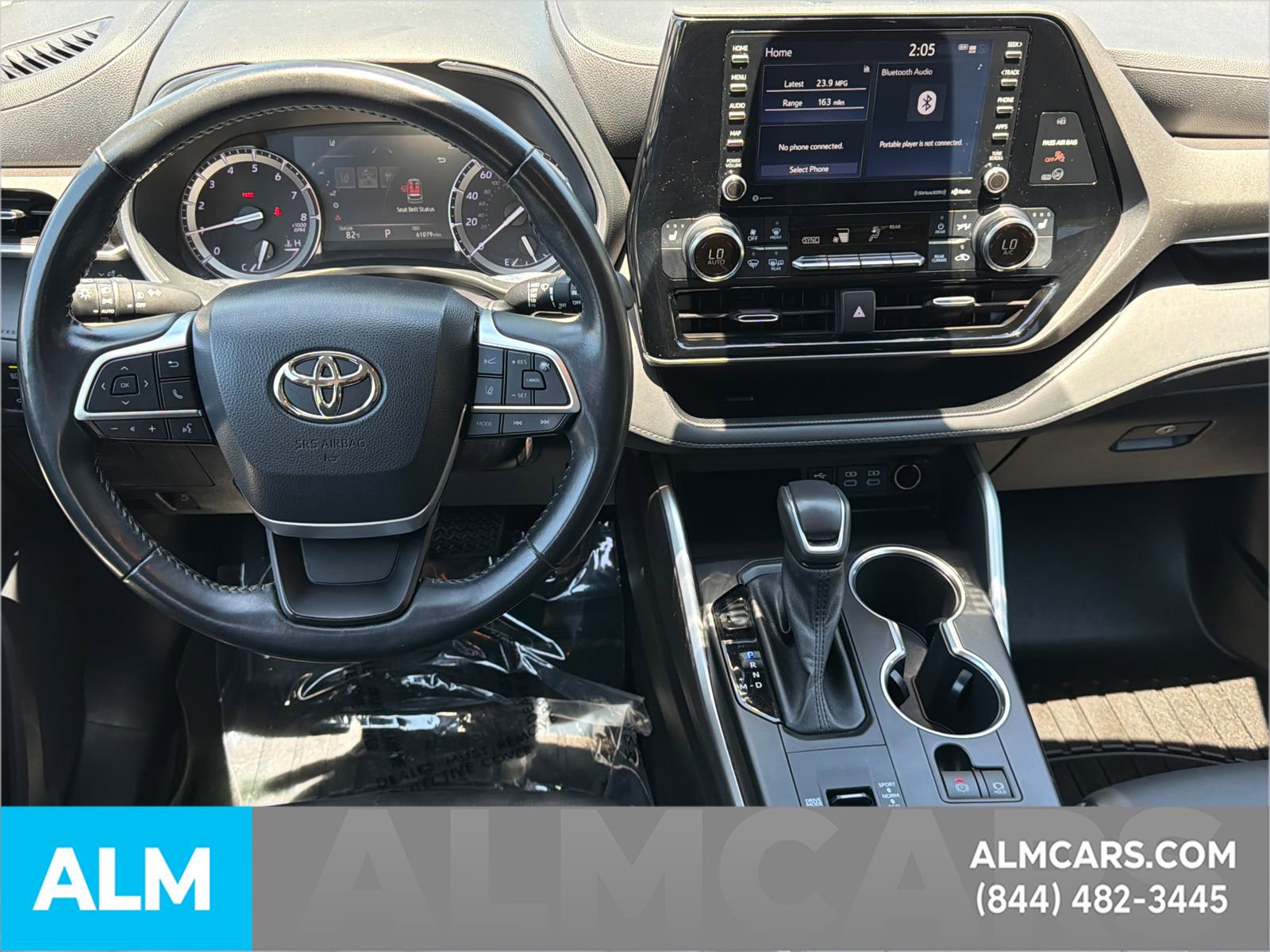 Used 2022 Toyota Highlander XLE FWD image 28