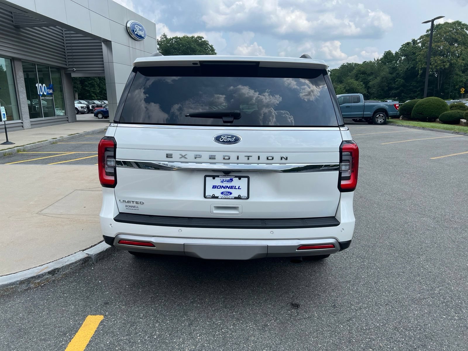 Certified 2024 Ford Expedition Limited AWD/4WD image 5