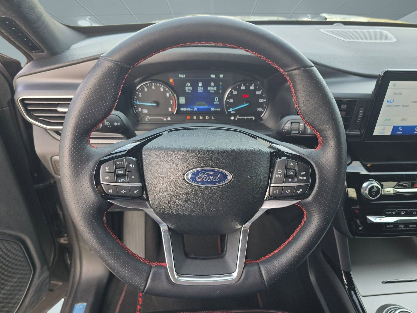 Certified 2024 Ford Explorer ST-Line w/ Class IV Trailer Tow Package image 15