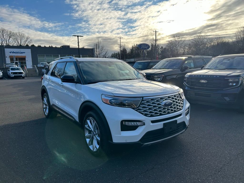 Certified 2022 Ford Explorer Platinum w/ Equipment Group 601A image 3