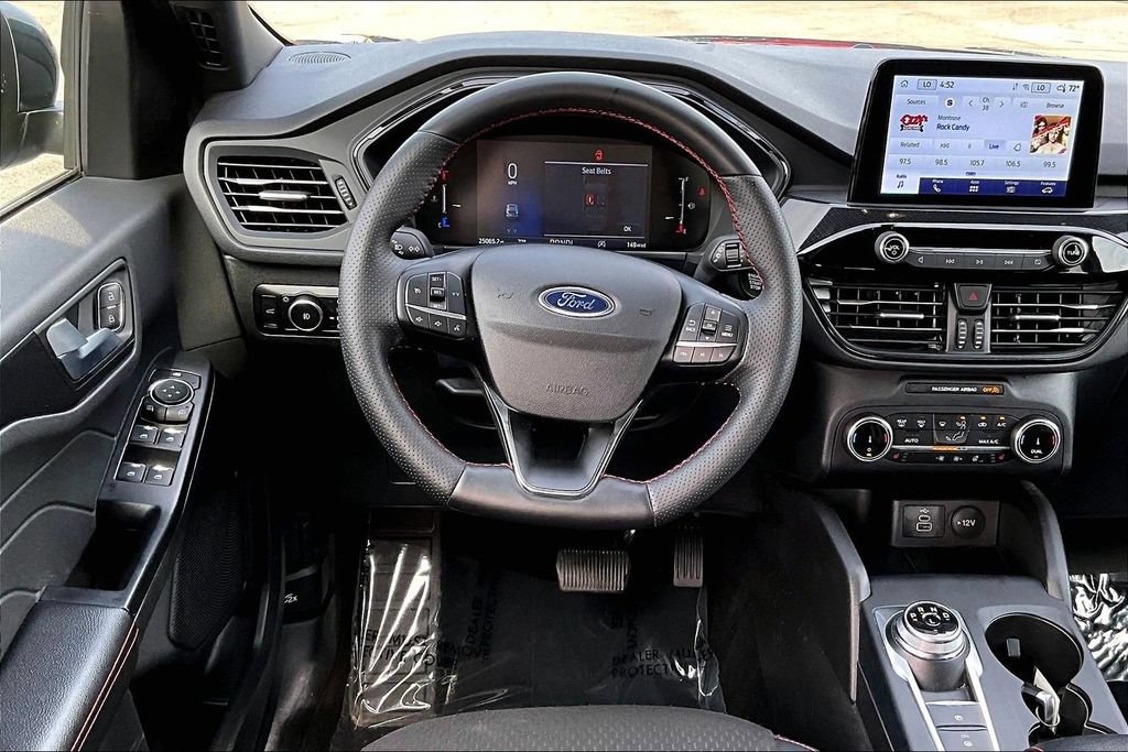 Certified 2025 Ford Escape ST-Line Select AWD/4WD image 5