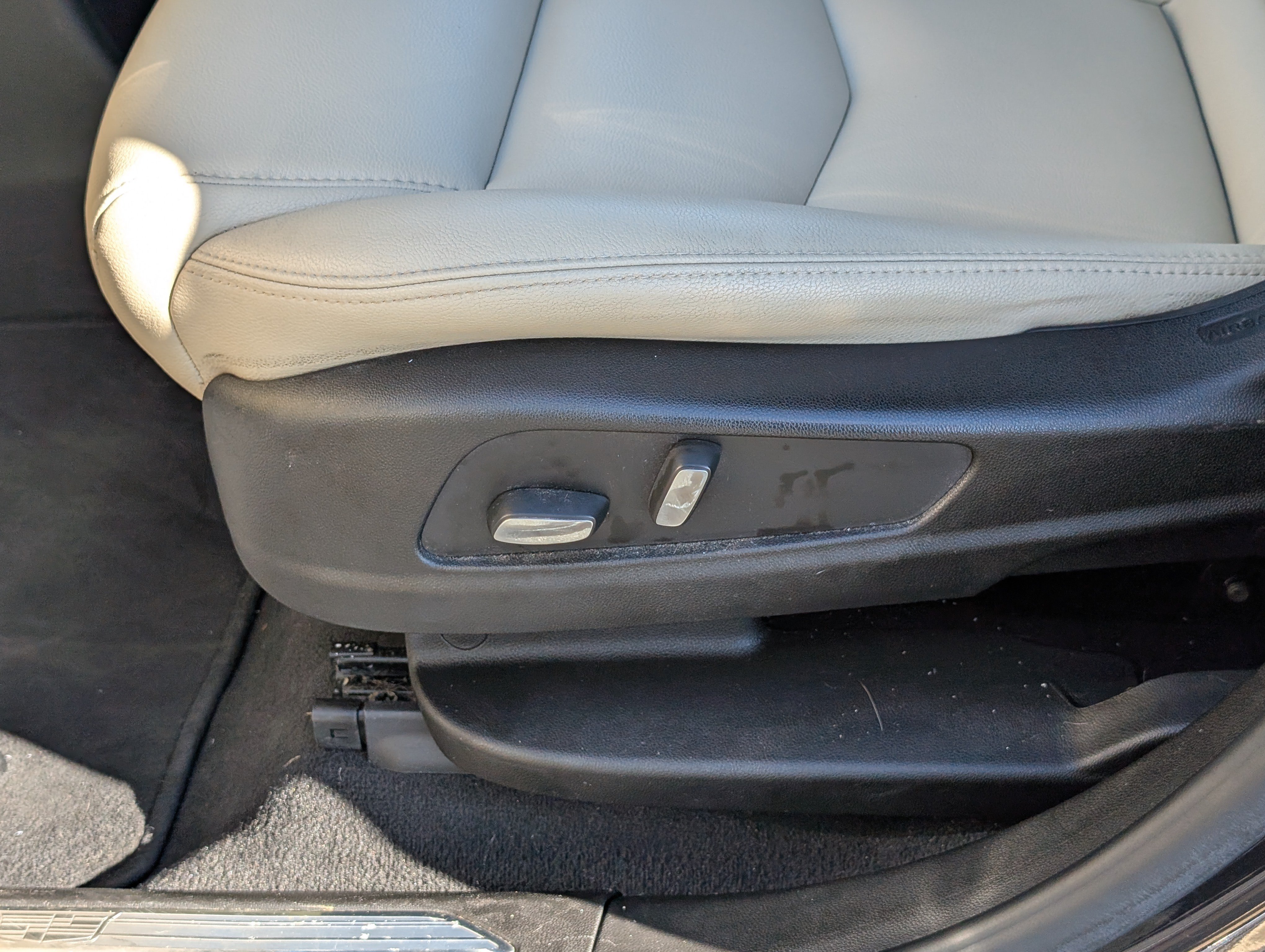Used 2018 Cadillac XT5 AWD image 23