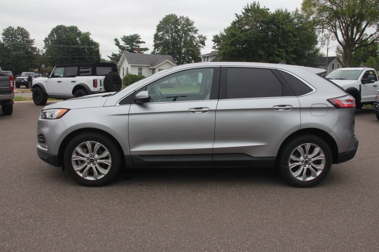 Certified 2022 Ford Edge Titanium AWD/4WD image 9