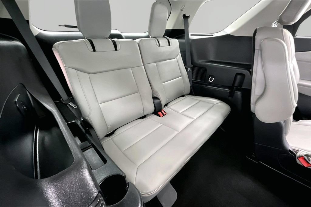 Certified 2025 Ford Explorer Active w/ Active Comfort Package AWD/4WD image 28