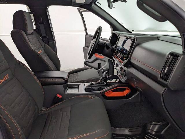 Used 2025 Nissan Frontier PRO-4X AWD/4WD image 21