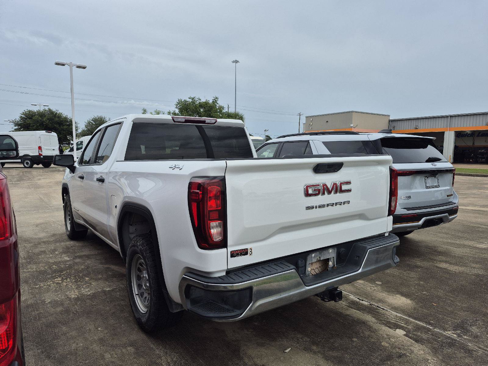 Used 2023 GMC Sierra 1500 Pro AWD/4WD image 4
