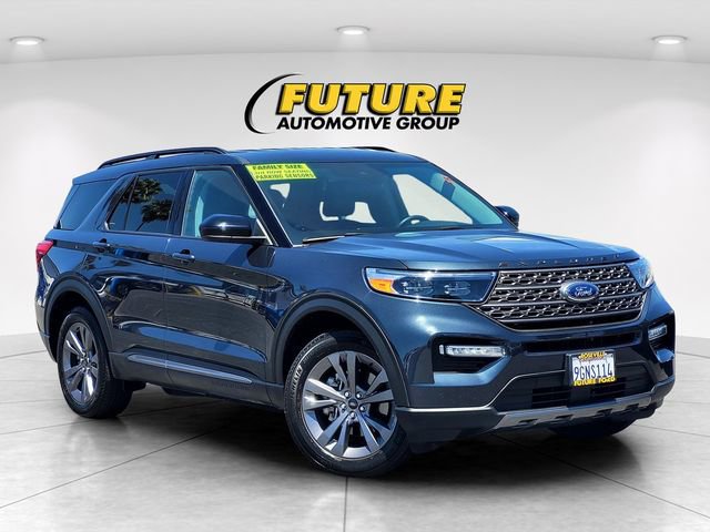 Certified 2023 Ford Explorer XLT w/ Equipment Group 202A AWD/4WD image 1
