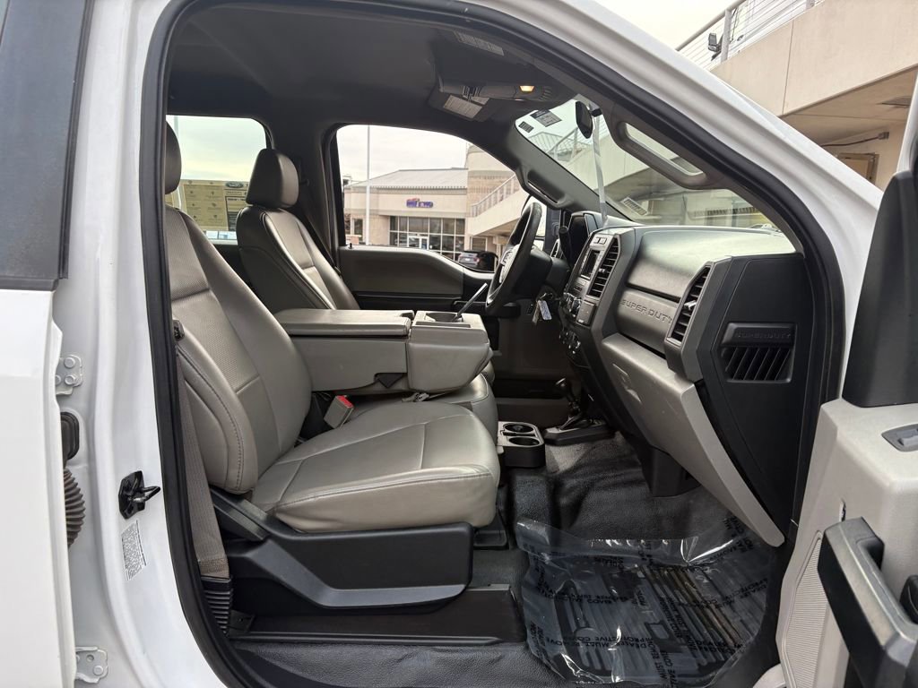 Certified 2017 Ford F550 4x4 Crew Cab Super Duty image 36