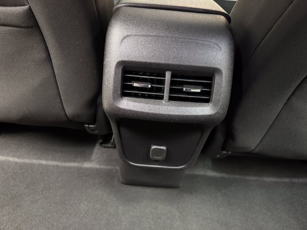 Used 2018 Chevrolet Equinox LS FWD image 11