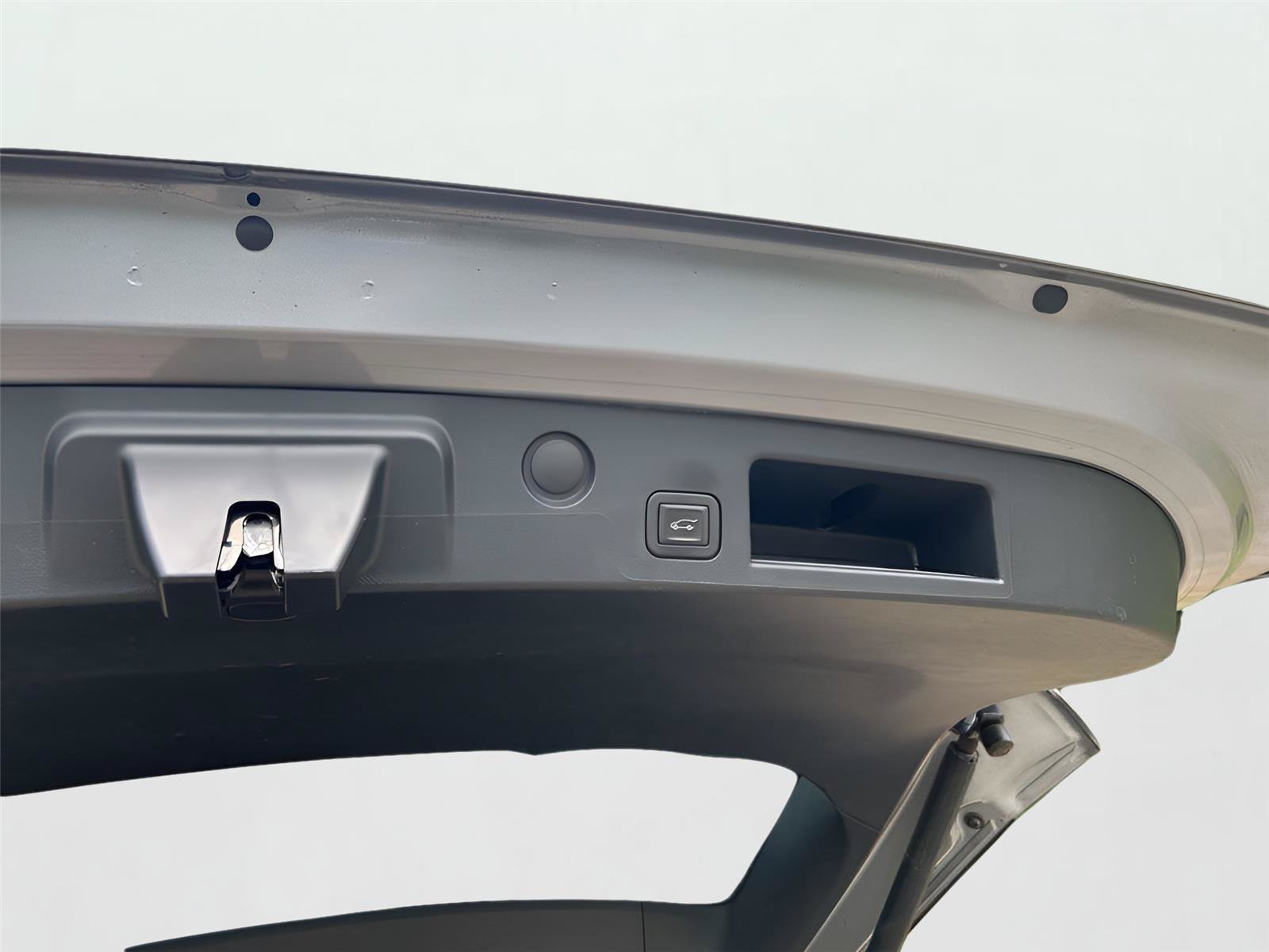 Used 2025 Chevrolet Equinox LT w/ Convenience Package II FWD image 9