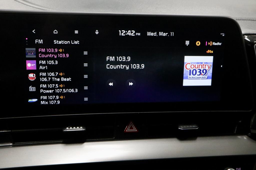 Used 2023 Kia Sportage EX image 11