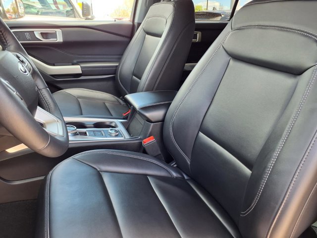 Certified 2023 Ford Explorer XLT w/ Equipment Group 202A AWD/4WD image 3