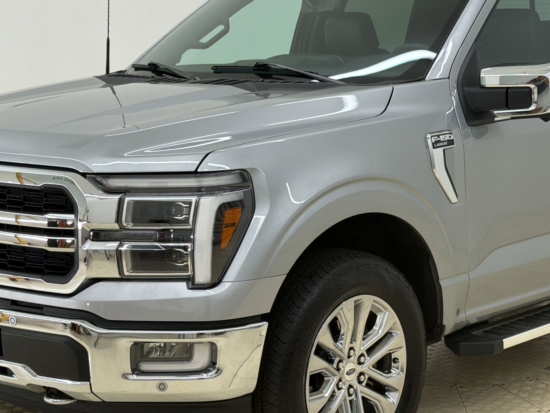 Certified 2024 Ford F150 Lariat w/ FX4 Off-Road Package AWD/4WD image 21