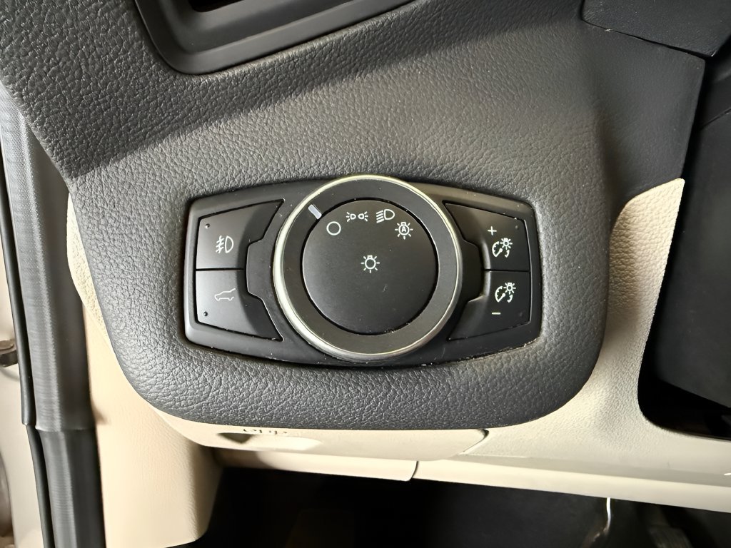 Certified 2017 Ford Escape SE FWD image 16