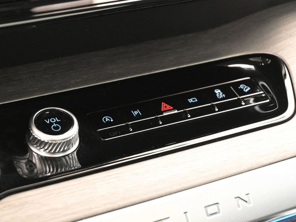 Certified 2025 Ford Expedition Max Platinum image 46