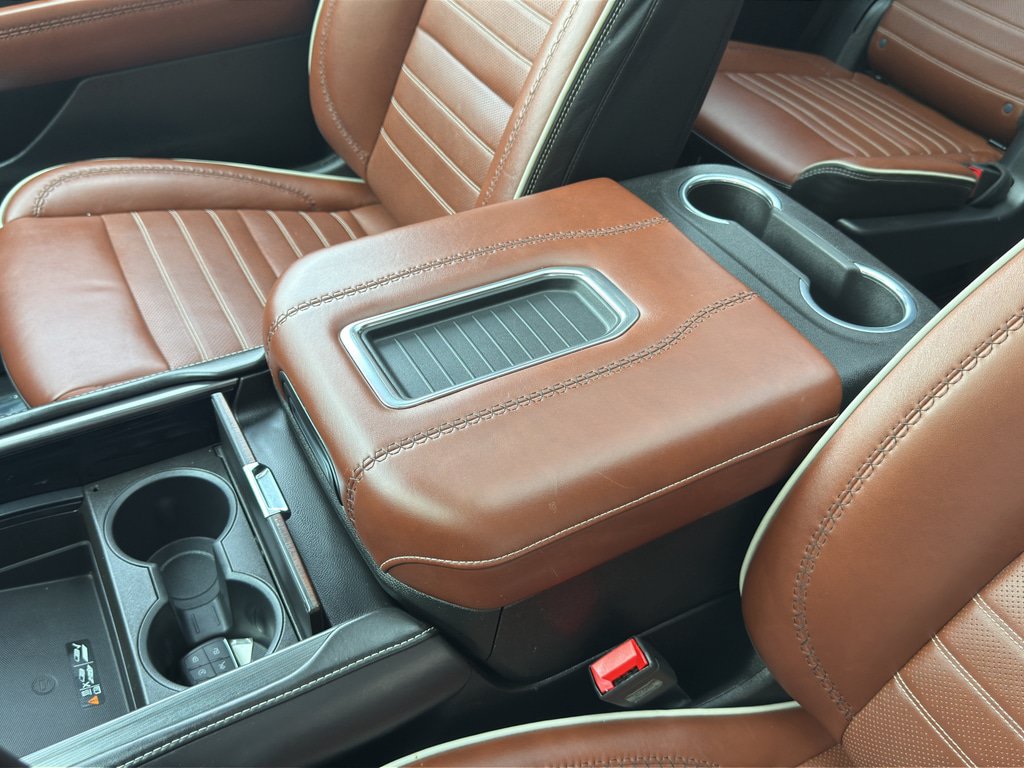 Used 2023 GMC Yukon Denali Ultimate AWD/4WD image 33