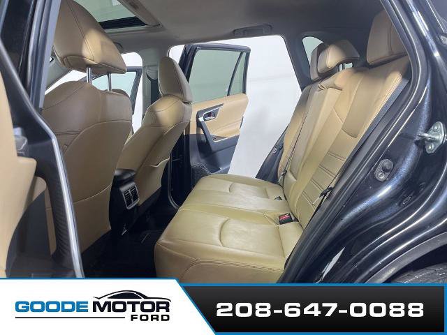 Used 2021 Toyota RAV4 XLE Premium AWD/4WD image 19