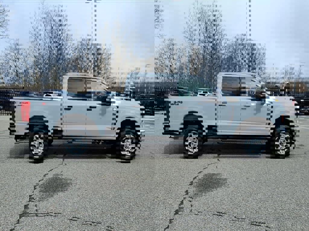 Certified 2025 Ford F250 XLT image 6