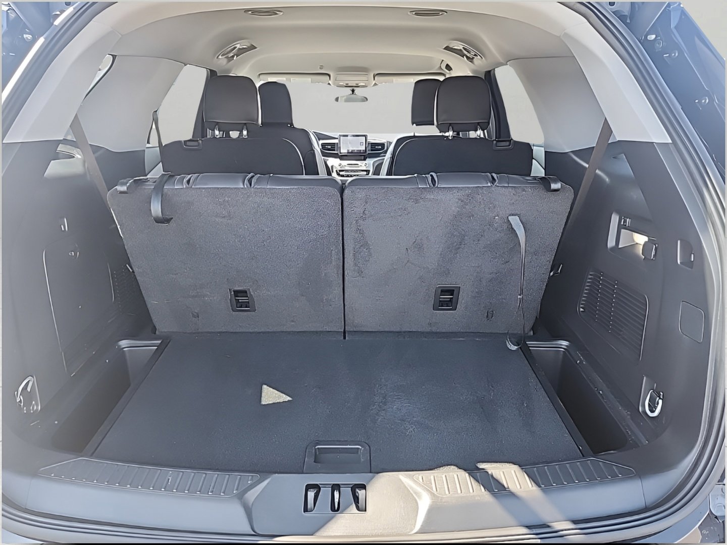 Certified 2023 Ford Explorer XLT w/ Equipment Group 202A image 12