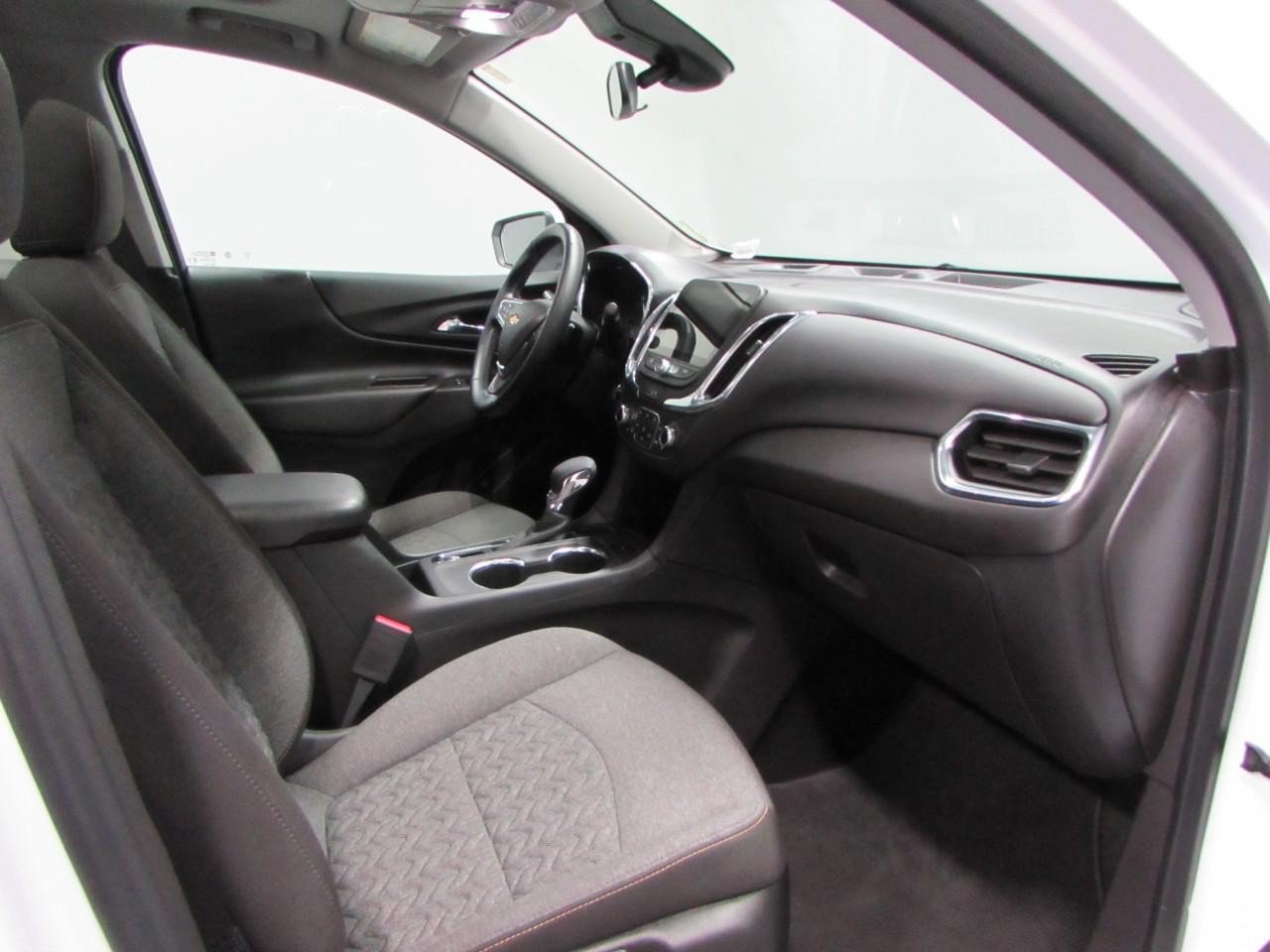 Used 2024 Chevrolet Equinox LT AWD/4WD image 17