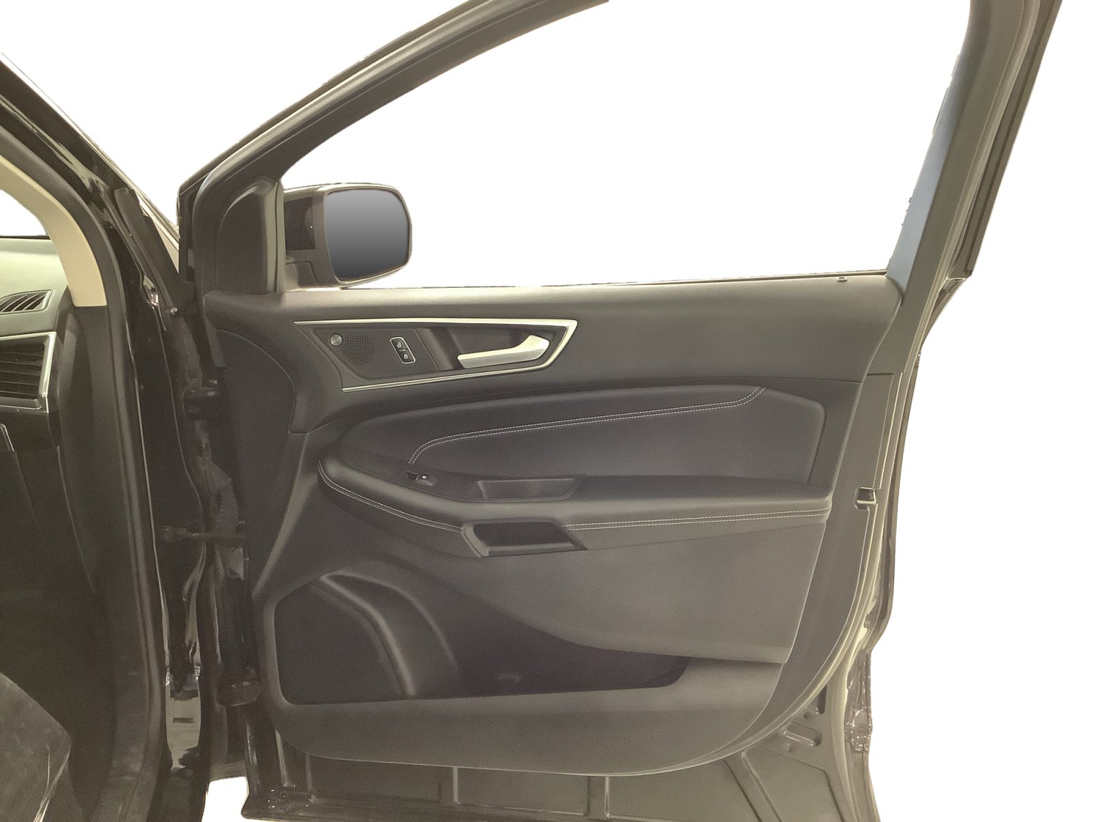 Certified 2023 Ford Edge Titanium AWD/4WD image 23