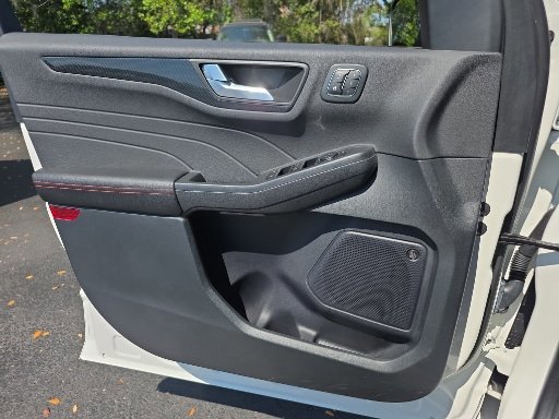 Certified 2023 Ford Escape ST-Line Select AWD/4WD image 19