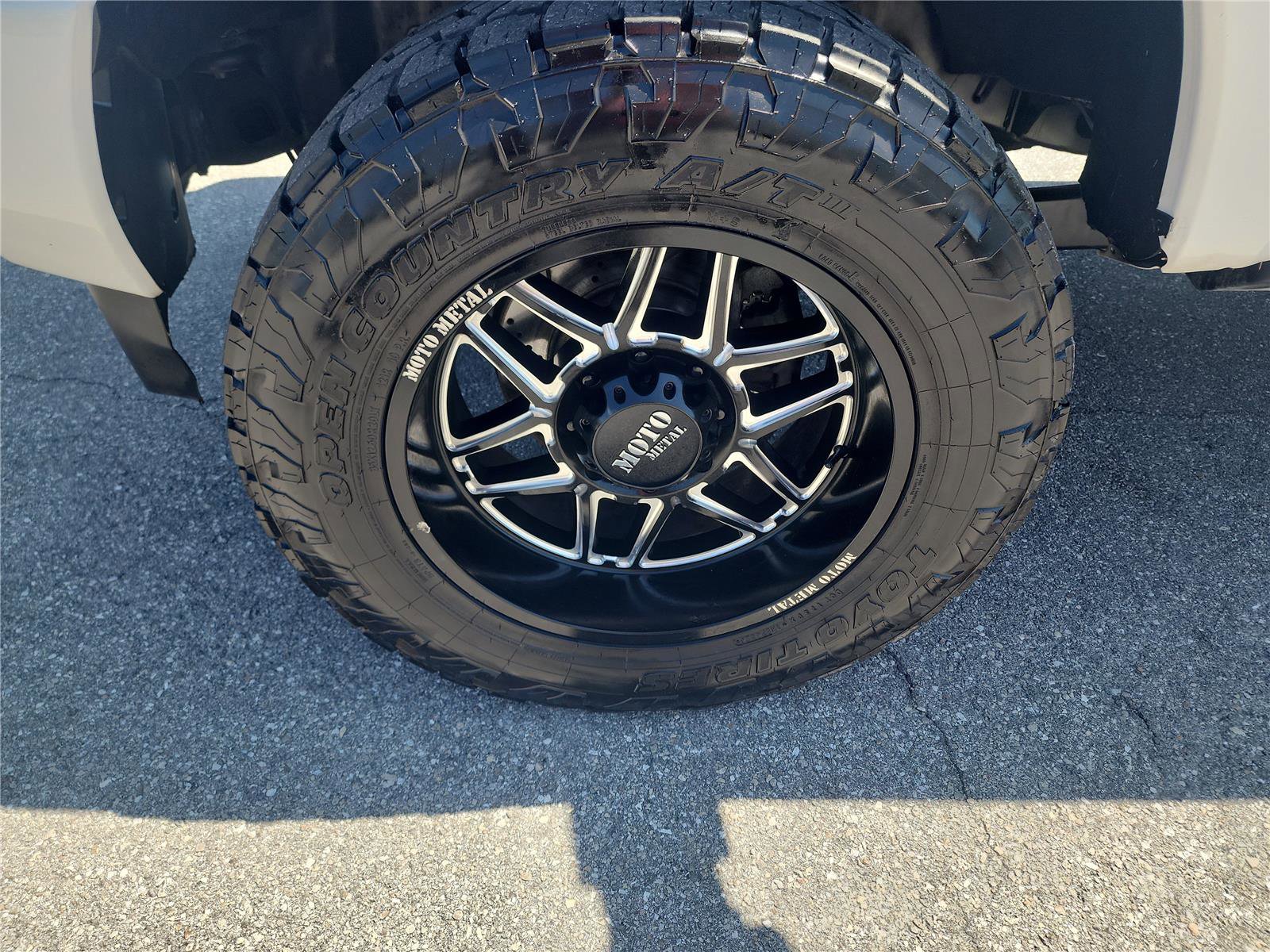 Certified 2017 Ford F350 Platinum w/ FX4 Off-Road Package AWD/4WD image 10