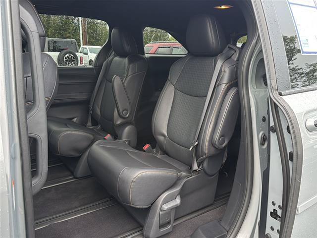 Used 2025 Toyota Sienna XLE Woodland Edition AWD/4WD image 7