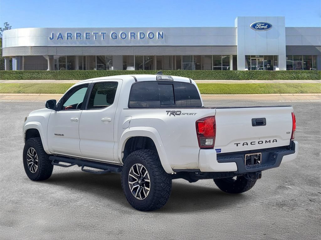 Used 2019 Toyota Tacoma TRD Sport RWD image 3