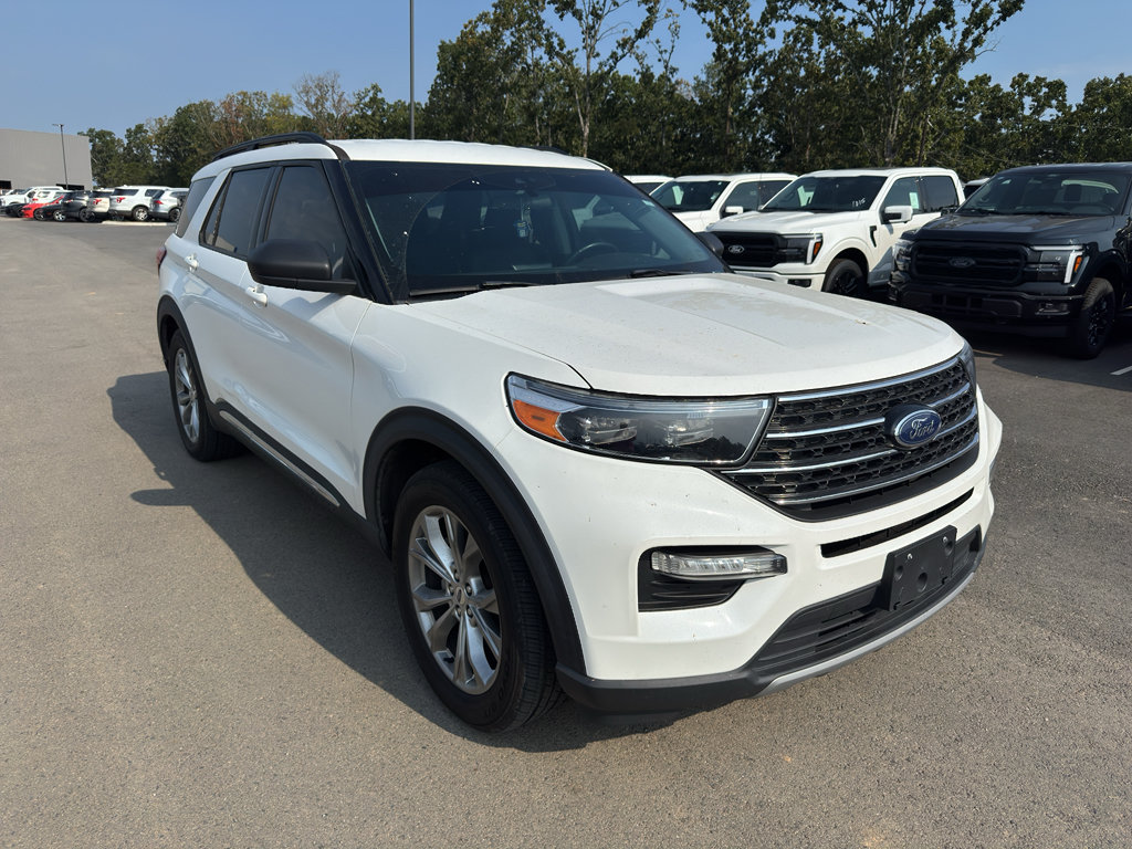 Certified 2020 Ford Explorer XLT w/ Equipment Group 202A RWD image 3