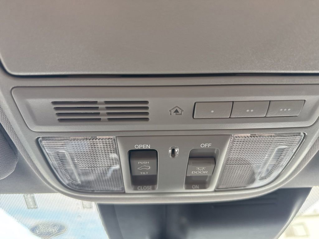 Used 2021 Honda CR-V Touring image 29