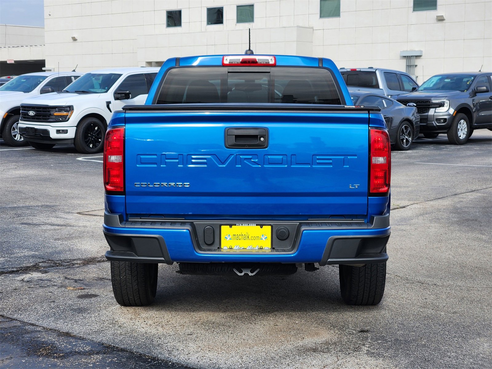 Used 2022 Chevrolet Colorado LT w/ LT Convenience Package image 6